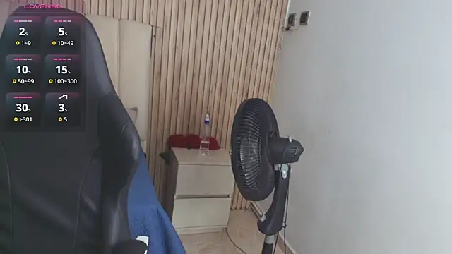 Snapshot of Aziz_daud chatting on 11-26-25, 12:17 Aziz daud online show from 11-26-25, 12:17