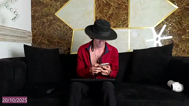 Snapshot of elias_sn0w chatting on 10-20-25, 07:36 elias sn0w online show from 10-20-25, 07:36