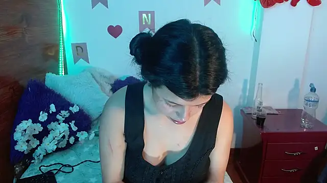 petite coral online show from 12-01-25, 04:34