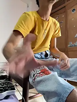 Snapshot of gsusss_feet chatting on 11-04-25, 06:29 gsusss feet online show from 11-04-25, 06:29