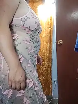 laurita goloza39 online show from 12-15-25, 05:28