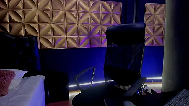 Snapshot of lovenatasha_ chatting on 10-28-25, 05:15 lovenatasha online show from 10-28-25, 05:15