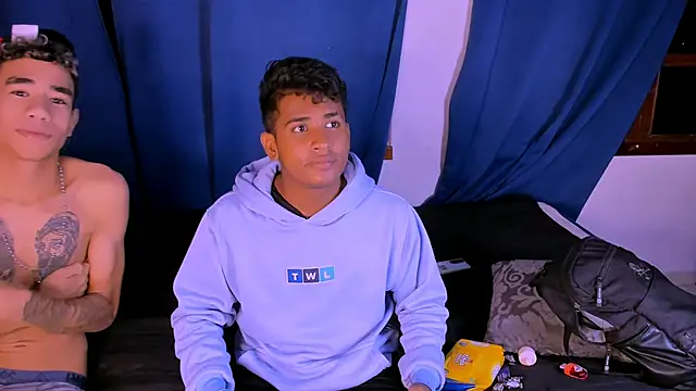 Snapshot of Wild_Unions chatting on 10-24-25, 02:13 Wild Unions online show from 10-24-25, 02:13