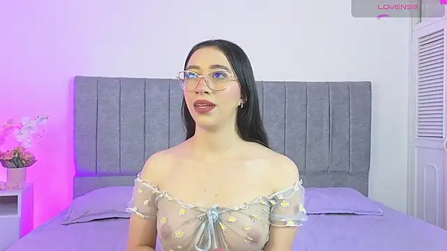 Snapshot of GabbieHill chatting on 10-27-25, 07:40 GabbieHill online show from 10-27-25, 07:40