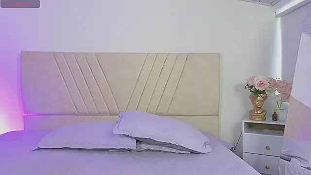 Snapshot of GabbieHill chatting on 10-30-25, 08:09 GabbieHill online show from 10-30-25, 08:09