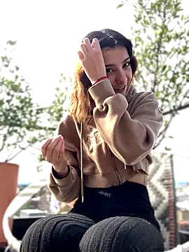 MiaaCute- online show from 10-19-25, 08:09