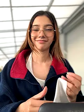 MiaaCute- online show from 10-21-25, 09:04