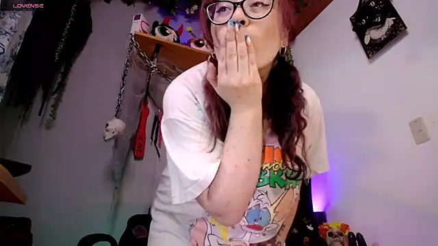 Snapshot of Violetafetish-dirty chatting on 10-07-25, 02:31 Violetafetish-dirty online show from 10-07-25, 02:31