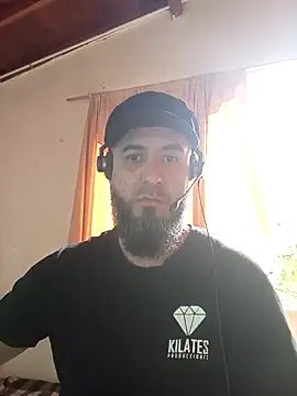 Snapshot of barbas880914 chatting on 11-11-25, 06:30 barbas880914 online show from 11-11-25, 06:30