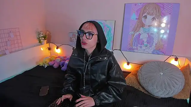 Strawberry Kitty  online show from 11-03-25, 03:30