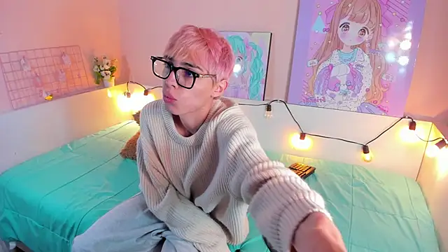 Strawberry Kitty  online show from 11-10-25, 03:27