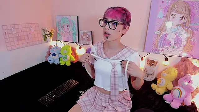 Strawberry Kitty  online show from 11-23-25, 04:12