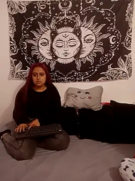 Snapshot of emily_n_abby chatting on 11-11-25, 12:16 emily n abby online show from 11-11-25, 12:16