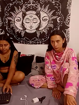 emily n abby online show from 03-06-26, 04:25