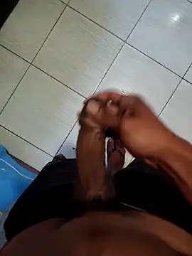 Snapshot of Marcelomhms chatting on 10-20-25, 08:20 Marcelomhms online show from 10-20-25, 08:20