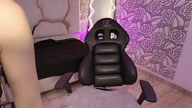 Snapshot of KATANA_TAY chatting on 11-03-25, 12:06 KATANA TAY online show from 11-03-25, 12:06