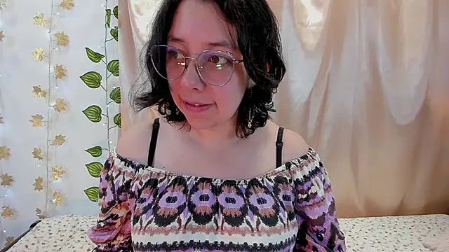 Milie yue online show from 11-27-25, 02:08