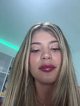 Snapshot of _Alicee_1 chatting on 11-02-25, 01:19 Alicee 1 online show from 11-02-25, 01:19