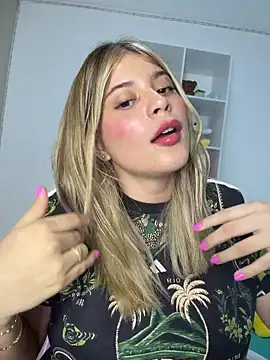 Snapshot of _Alicee_1 chatting on 11-10-25, 03:27 Alicee 1 online show from 11-10-25, 03:27