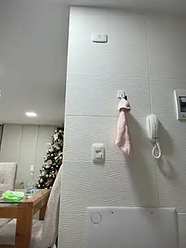 Snapshot of _Alicee_1 chatting on 12-18-25, 02:06 Alicee 1 online show from 12-18-25, 02:06