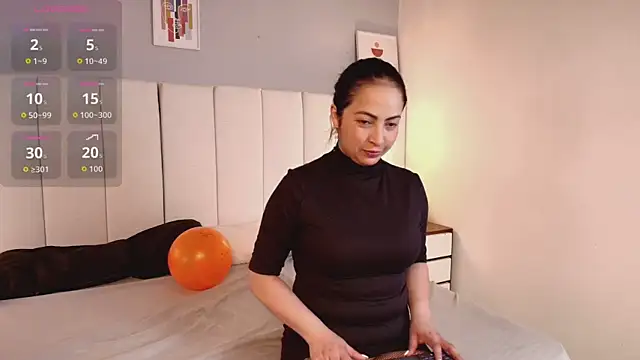 Snapshot of Alanawestt chatting on 11-05-25, 07:58 Alanawestt online show from 11-05-25, 07:58