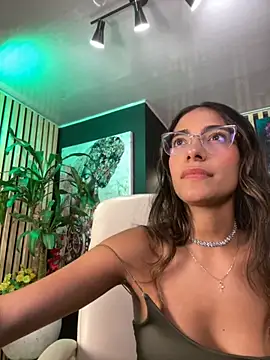 Snapshot of elegant__rouse chatting on 12-01-25, 07:08 elegant rouse online show from 12-01-25, 07:08