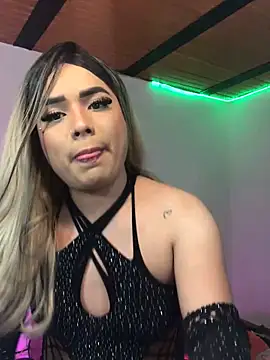 Snapshot of Shopia_fox777 chatting on 11-05-25, 08:31 Shopia fox777 online show from 11-05-25, 08:31