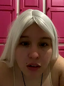 Snapshot of HannahNicoleShenko chatting on 11-12-25, 08:26 HannahNicoleShenko online show from 11-12-25, 08:26