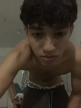 Snapshot of Alex_king17 chatting on 04-08-26, 08:58 Alex king17 online show from 04-08-26, 08:58