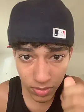 Snapshot of Alex_king17 chatting on 04-16-26, 01:23 Alex king17 online show from 04-16-26, 01:23