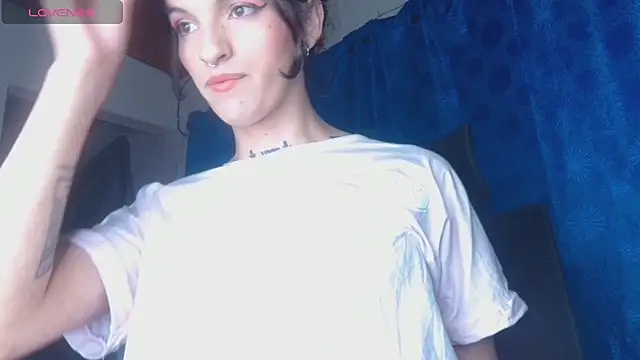 Snapshot of Scarlett_crastrawberry chatting on 10-26-25, 06:03 Scarlett crastrawberry online show from 10-26-25, 06:03