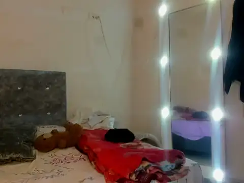 Snapshot of bad_girl_xxx chatting on 11-13-25, 07:18 bad girl xxx online show from 11-13-25, 07:18