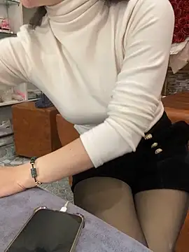 Snapshot of Phale2x chatting on 11-21-25, 07:18 Phale2x online show from 11-21-25, 07:18