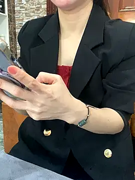 Snapshot of Phale2x chatting on 11-30-25, 07:56 Phale2x online show from 11-30-25, 07:56