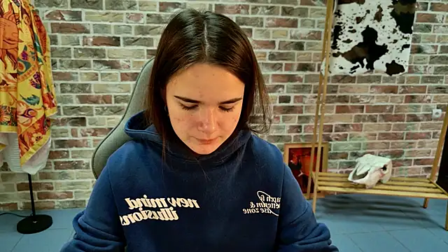 May Bloom online show from 10-25-25, 05:15