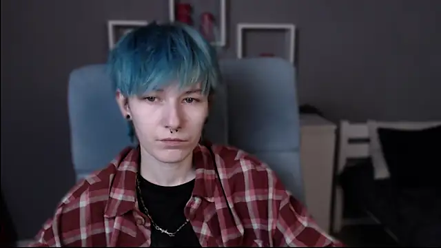 Snapshot of guitarandangell chatting on 10-27-25, 03:21 guitarandangell online show from 10-27-25, 03:21