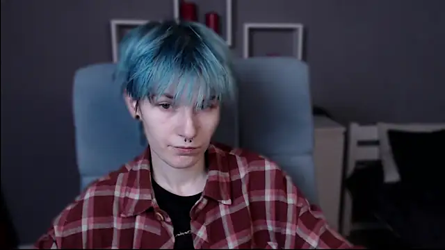 Snapshot of guitarandangell chatting on 10-30-25, 07:32 guitarandangell online show from 10-30-25, 07:32