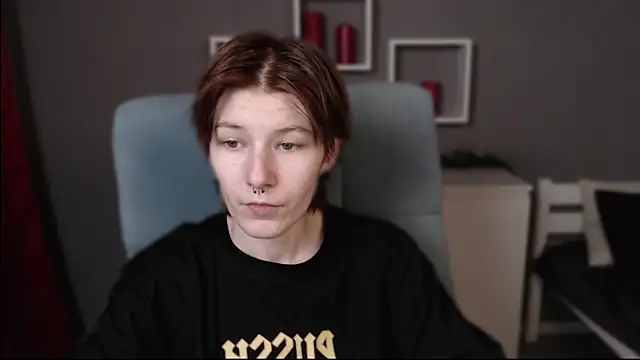 Snapshot of guitarandangell chatting on 11-16-25, 04:51 guitarandangell online show from 11-16-25, 04:51