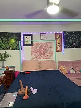 Snapshot of DaisyMynx chatting on 12-17-25, 03:34 DaisyMynx online show from 12-17-25, 03:34