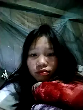 Snapshot of linh-miu99 chatting on 10-17-25, 02:08 linh-miu99 online show from 10-17-25, 02:08