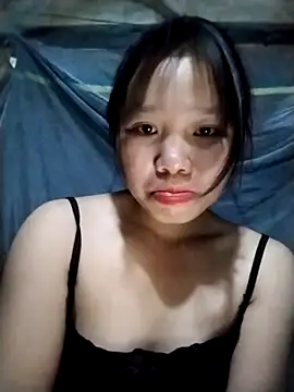 Snapshot of linh-miu99 chatting on 10-23-25, 03:22 linh-miu99 online show from 10-23-25, 03:22