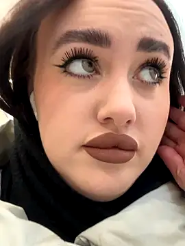 KiraSunshine online show from 11-10-25, 03:27