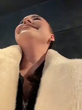 KiraSunshine online show from 12-16-25, 04:17