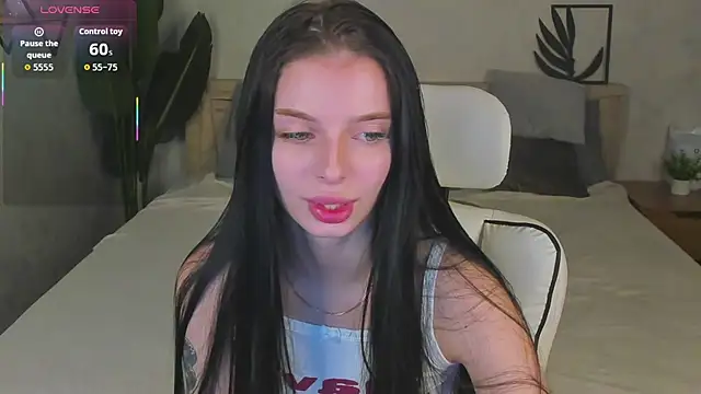 Snapshot of Eva_Mayers chatting on 11-27-25, 12:02 Eva Mayers online show from 11-27-25, 12:02