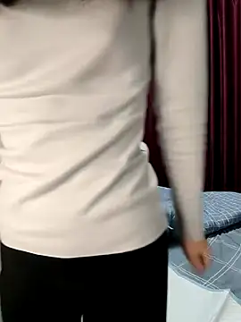 Snapshot of Xiaomao- chatting on 11-15-25, 12:02 Xiaomao- online show from 11-15-25, 12:02