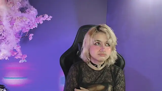 Navier   online show from 10-29-25, 01:24