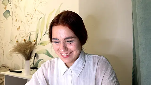 Snapshot of LunaAfrodita chatting on 10-28-25, 05:26 LunaAfrodita online show from 10-28-25, 05:26