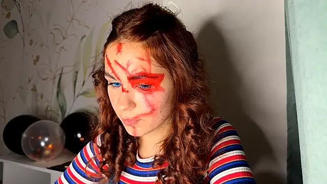 Snapshot of LunaAfrodita chatting on 10-31-25, 07:04 LunaAfrodita online show from 10-31-25, 07:04