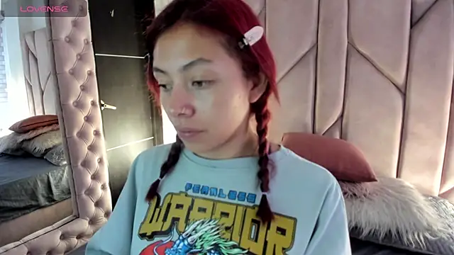 melanie roux   online show from 11-17-25, 12:33