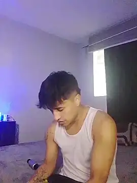 Snapshot of jhon_mendoza_ chatting on 10-28-25, 01:03 jhon mendoza  online show from 10-28-25, 01:03